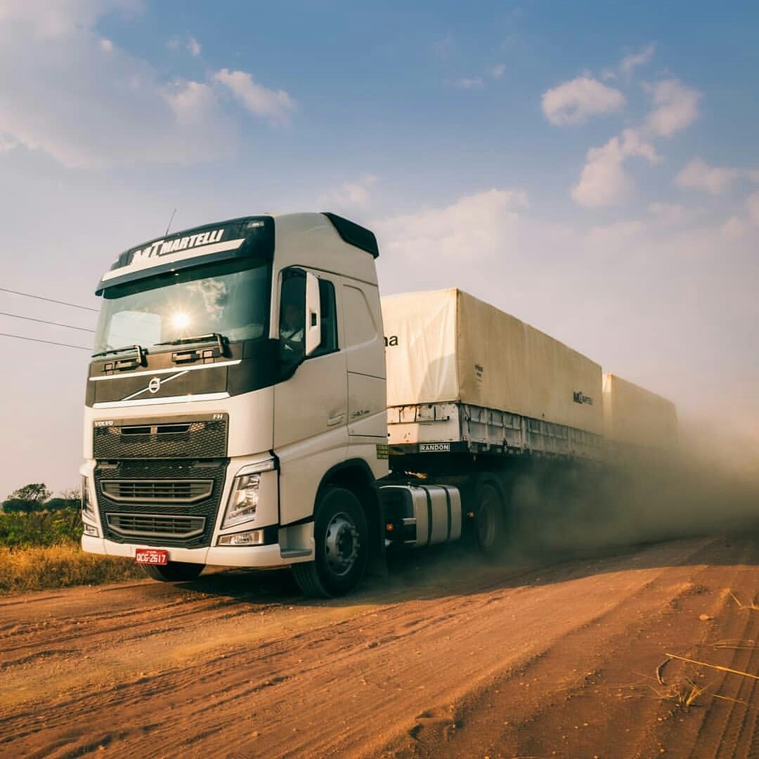 Caminhão na estrada